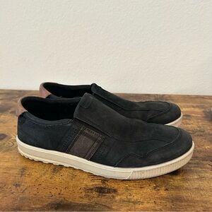 Ecco Men's Black Slip-On sneakers